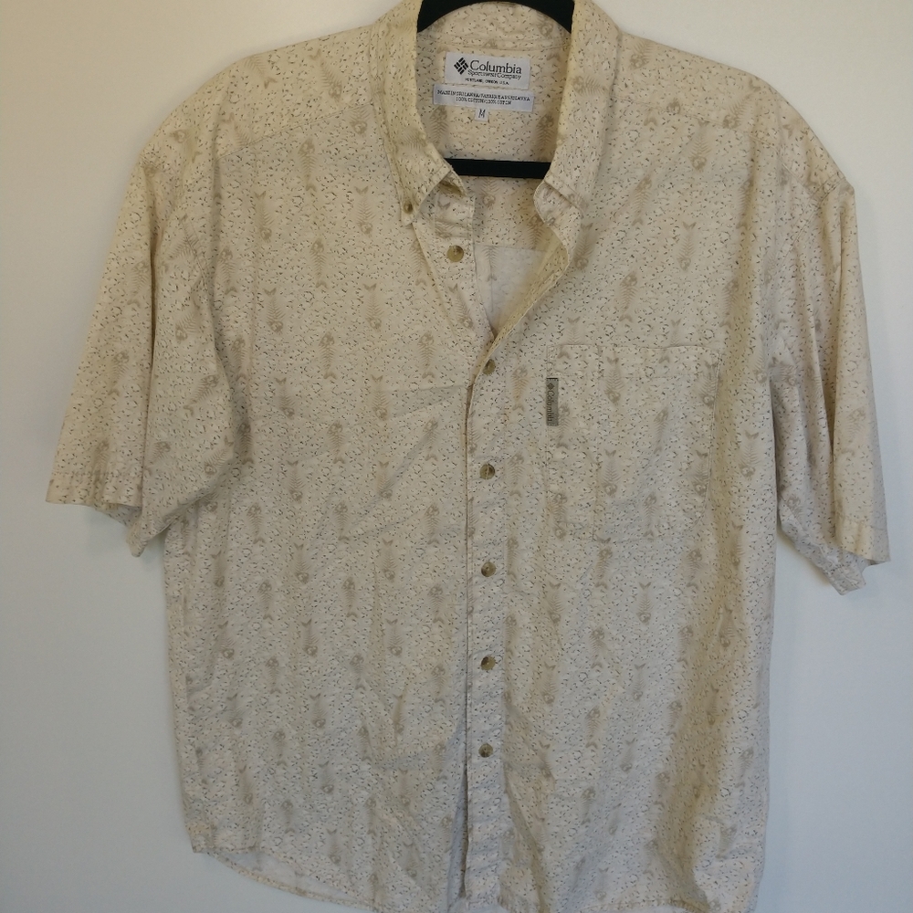 Columbia Fish Print size medium men's button down shirt